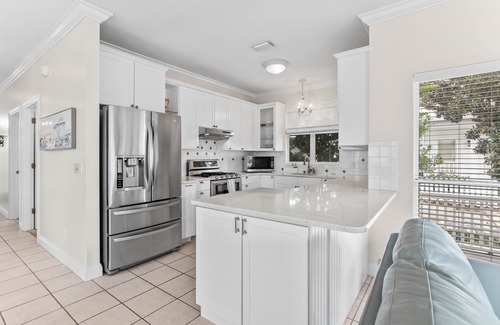 Clipper Cove House | Spacious Crystal Beach Home w/2 Master King Suites, Pool Access, Walk to Beach, Pet Friendly!