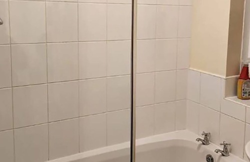 Middleton House | Spacious Double Bed Manchester