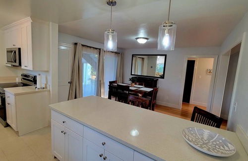 Martinez House | Spacious Downtown Martinez Home -2B/1BA