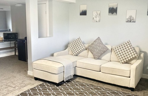 Drumheller House | ☀️Spacious Drumheller Retreat☀️Museum & Golf ☀️Sleeps10+☀️Large Yard