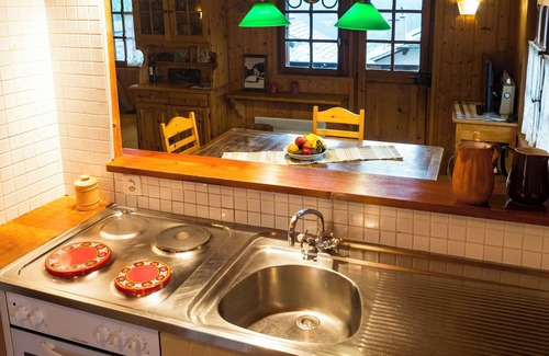 St. Luc Ski Chalet | Spacious duplex apartment in chalet – Sleeps 8Charming apartment of 96 m² on 2 floors, located in a
