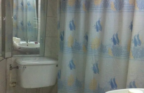 Black Rock Apartment | Spacious eco-friendly two bedroom apartment, located 5mins from the beach.