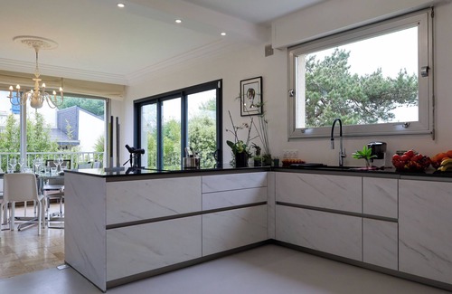 Le Fort Bloque House | Spacious, elegant house overlooking Etang de Lannénec, 600m from Fort-Bloqué