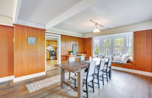 Amazon House | Spacious Eugene Home w/Patio - Walk to UO Campus!
