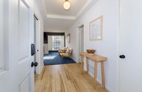 Ventura House | Spacious Family Home 10 minutes from beach