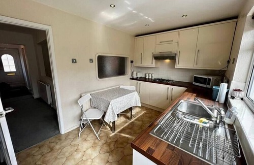 Cyncoed House | Spacious Family home in great location in Cardiff