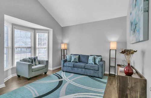 Cliftondale House | Spacious Family Retreat in Atlanta - Sleeps 10