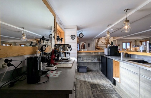 Le Grand Valtin Cottage | Spacious family chalet with spa, sauna and games room