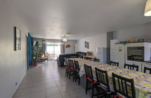 Neuvy-Saint-Sepulchre Cottage | Spacious and contemporary house with parking, bikes, and foosball in Berry