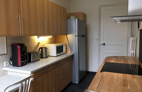 Saint-Nicolas-de-Port Apartment | Spacious Riverside Apartment for 6 near Nancy – Modern Amenities, Free Parking, WiFi Included