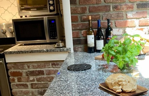 Cohasset House | Spacious Fully Loaded Retreat near forest, sea & easy access to Boston