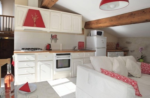 Montpinier Apartment | Spacious Gite in Tarn sleeps 2 (3 stars) nr Lautrec and Castres, Tarn,SW France