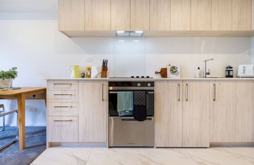Christchurch City Centre House | Spacious Ground-Level Studio in Central Location