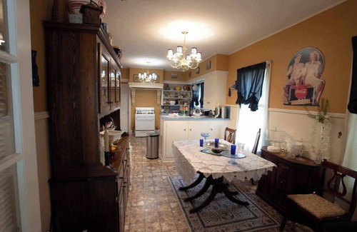 Springhill House | Spacious Historic 1940's Restored Home