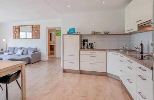 Helfenstein Apartment | Spacious holiday flat, 4 km to the ski lift