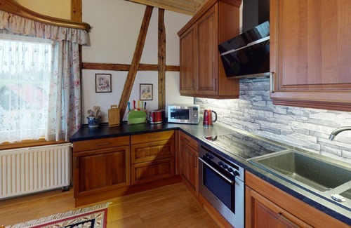 Sonneberg Apartment | Spacious holiday apartment with a wide view of the Coburg-Rennsteig region