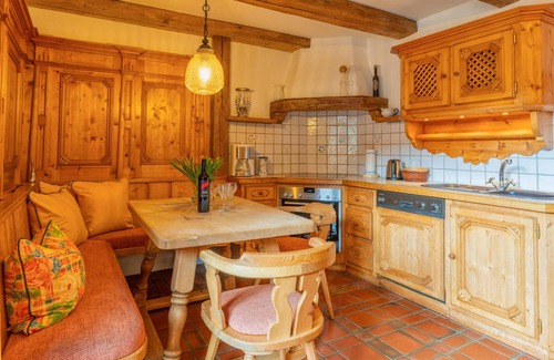 Kitzbuehel Apartment | Spacious holiday flat, 2.2 km to the ski lift