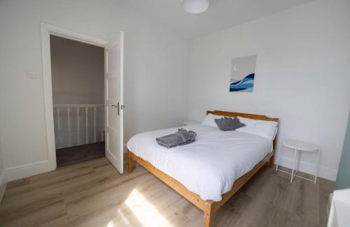 Porthcawl House | Spacious Holiday Home in Porthcawl