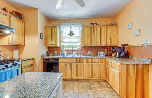 Salamanca House | Spacious Home 2 Mi to Seneca Allegany Casino!