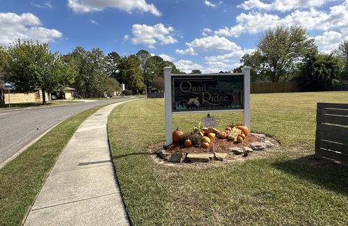 South Baton Rouge House | Spacious home. Close to LSU, shopping, hospitals, downtown. Pets welcome.
