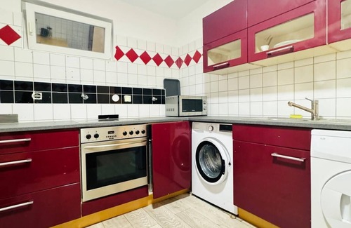 Grinzing Apartment | Spacious Home & Garden Free Parking
