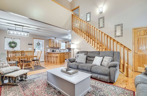 Helen House | Spacious Home in Helen w/Porch & Balcony!