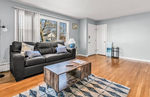 North Haven House | Spacious home new Yale University and Albertus Magnus