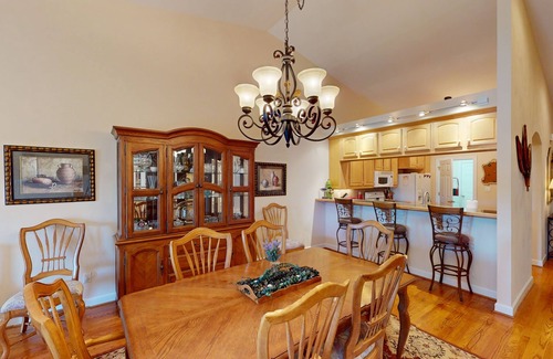 Huddleston House | Spacious home w/shared pool, tennis & basketball courts.