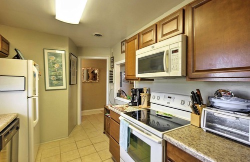 River House | Spacious Home w/Yard - 1/2 Mi to Ormond Beach!