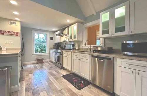 Cedar Key House | Spacious Home with Water Views
