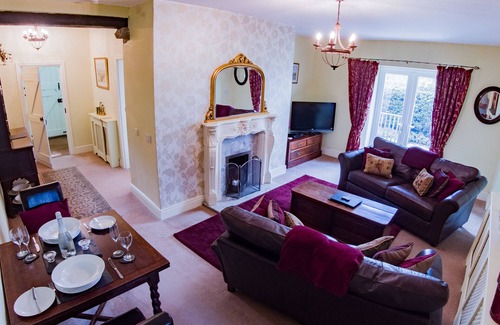 Babell Apartment | Spacious homely, super king size bed