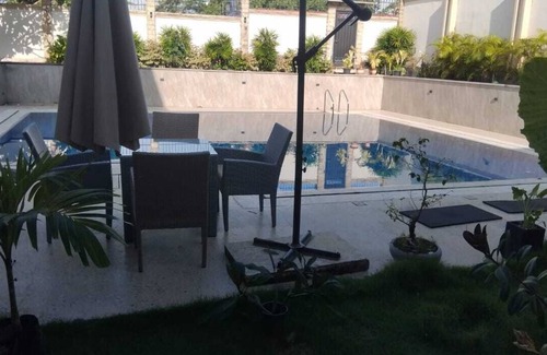 Wattala House | Spacious house,1 bedroom to rent. Ensuite, with AC, WiFi in charming Ragama