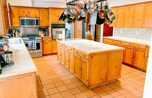 Mamaroneck House | Spacious House Next To Nature Preserve Adjacent To Long Island Sound