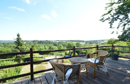 Hastiere-Lavaux House | Spacious house with beautiful terrace