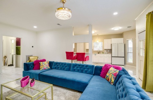 Barker House | Spacious Houston Home w/Patio, Grill & Fireplace!