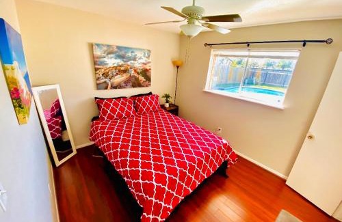 Southbelt/Ellington House | Spacious, King Beds, 30 mins from Beach, Sparkling Pool