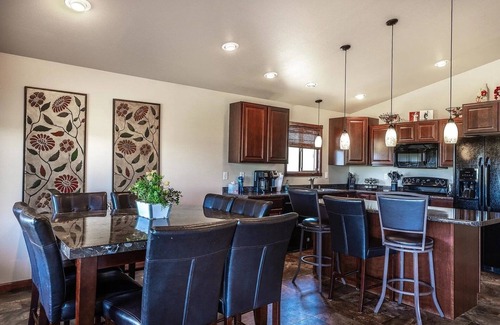 Smithwick House | Spacious Lake House!