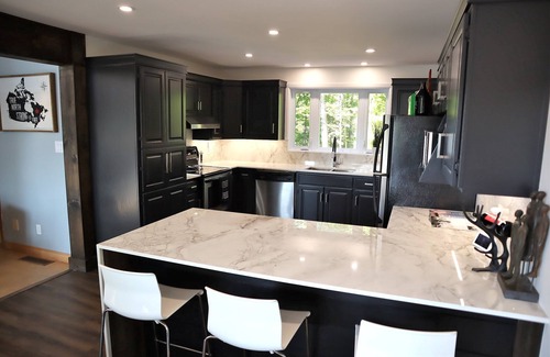 Armour Cottage | Spacious Lakefront Cottage In Muskoka | Cozy Wood Fireplace, Breathtaking Views
