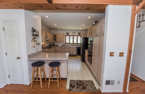 Berkeley Springs House | Spacious Lodge Perfect for Year Round Escape Offering Outdoor Fun & Restaurants