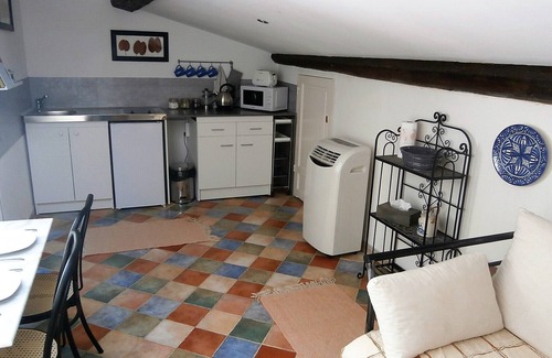 Saint-Chinian Apartment | Spacious loft apartment in lovely Saint-Chinian