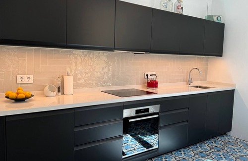 La Goleta Apartment | Spacious, luminous traditional apartment with 3 balconies, in protected building