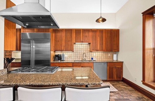 Downtown - Waterfront Condo | Spacious Lux Condo-Walk to Canal Park-Lakeviews