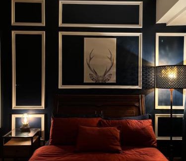 Downtown Apartment | Spacious Luxe Makati Studio Unit w Balcony & Full Window City View, Wifi, Netflix, Sauna & Pool