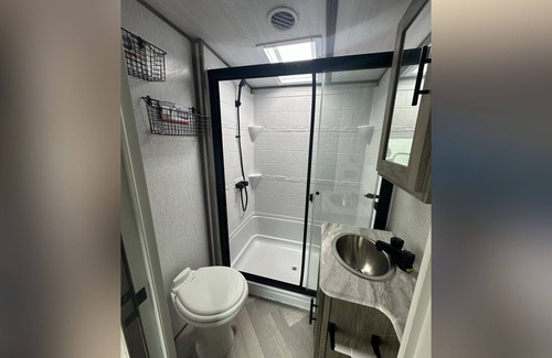 Lexington House | Spacious & luxury RV The Heritage Glen Experience
