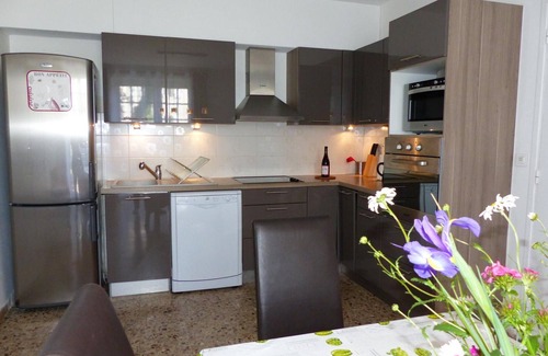 Le Mayet-de-Montagne Cottage | Spacious Modern Home: Private Pool, Fireplace, Near Skiing, and Lake Activities