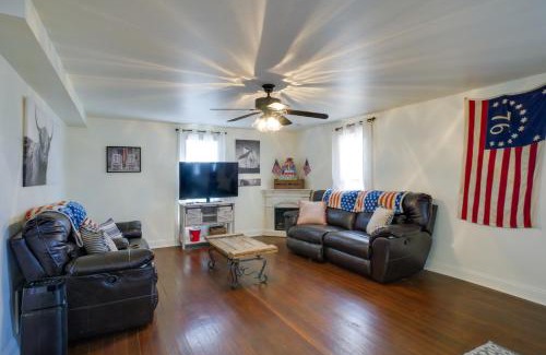 Greenfield House | Spacious Missouri Vacation Rental with Fire Pit!