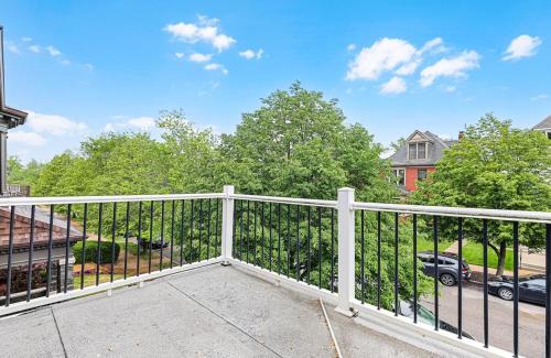 Tower Grove South House | Spacious Modern 5BR Home Near Downtown St Louis