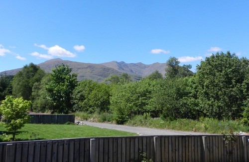Dalmally House | Spacious Modern Family House with Mountain Views.