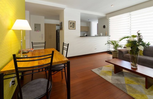 La Carolina Apartment | Spacious, modern, GREAT LOCATION netflix, wifi, cable, 2BEDROOM, 2BATHROOM