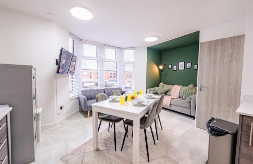 Gabalfa Apartment | Spacious & Modern - One Bed Flat